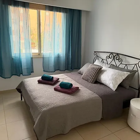 Living In - Modern 1br - Pools & Apartment *